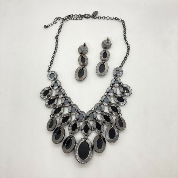 Vintage Charming Charlie Set Bib Necklace Black Clear Gun Metal Pierced Earrings - Picture 10 of 12